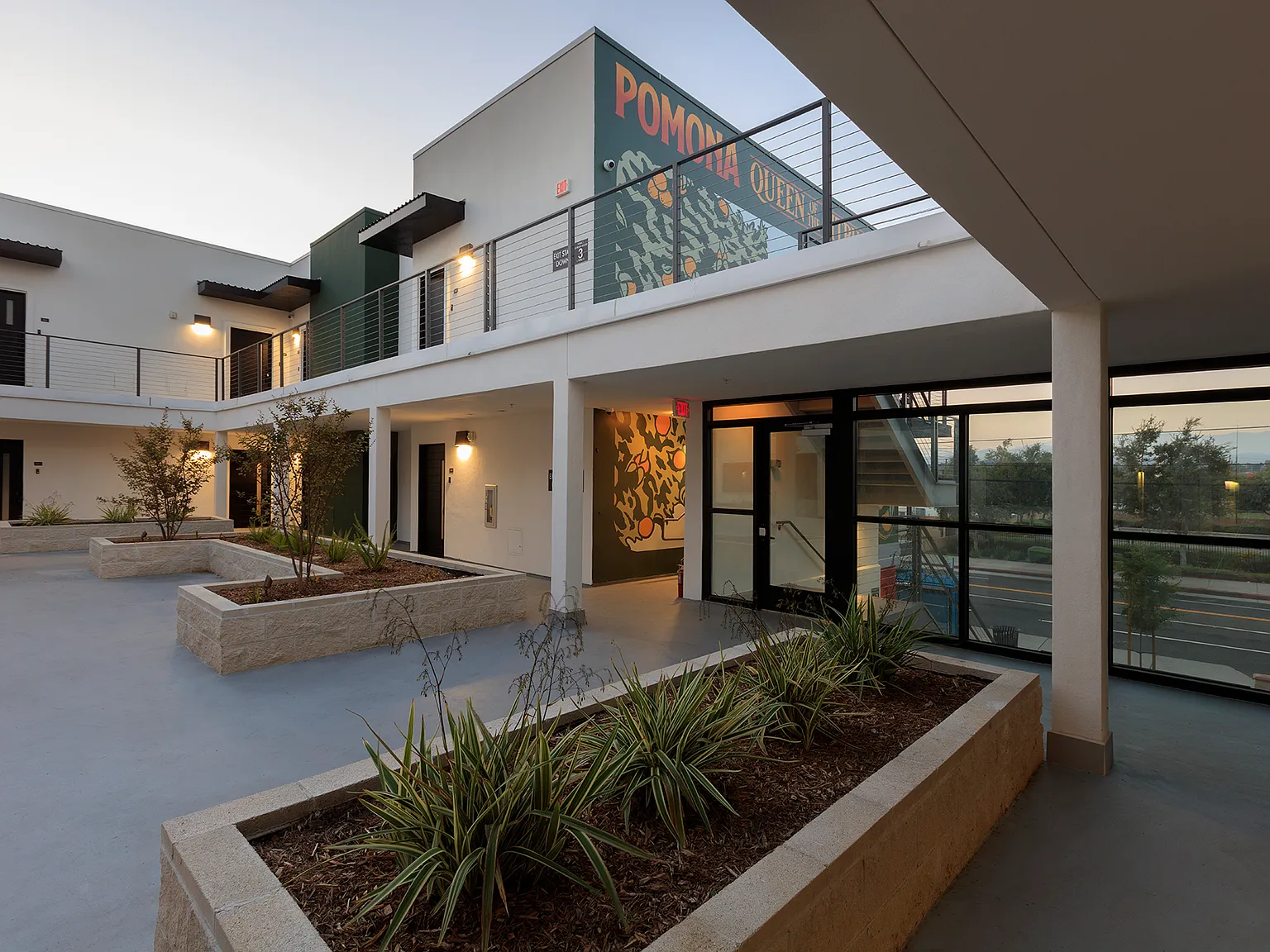 Mission 33 Apartments — Photo 1