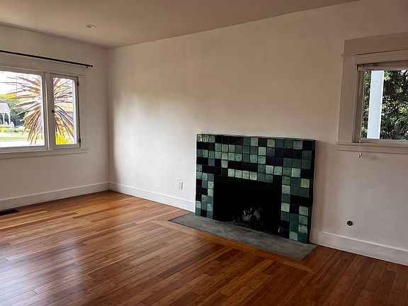 4th image of 2918 E 1st St #2918