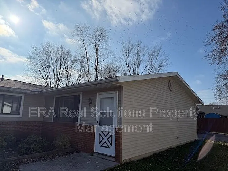 93 Georgetown Dr — Photo 3