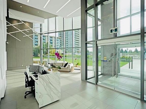3rd image of 680 Seylynn Cres #807