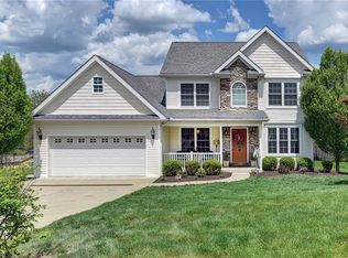 150 Valleycrest Dr, Cecil, PA 15321