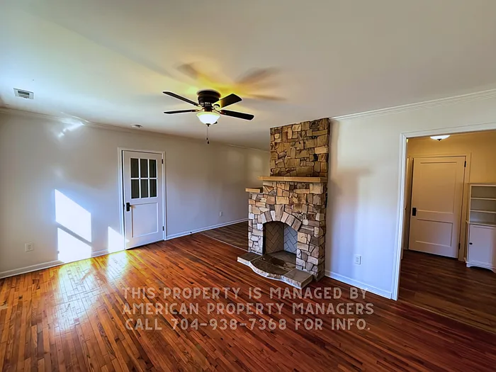 3 bed, 2.0 bath, $1,595 — Photo 2