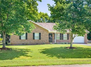 1998 Summerfield Cir, Conover, NC 28613