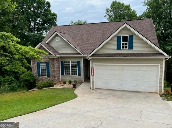 141 Robinhood Dr, Cleveland, GA 30528