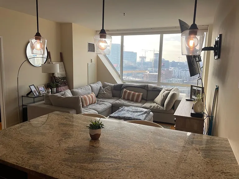 510 W Erie St #1304 — Photo 7