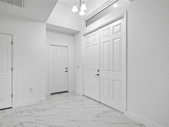 4th image of 839 Sunrise BLVD