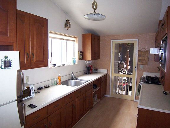 3rd image of 2474 Mammoth Dr