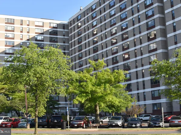 4600 Duke St APT 909, Alexandria, VA 22304