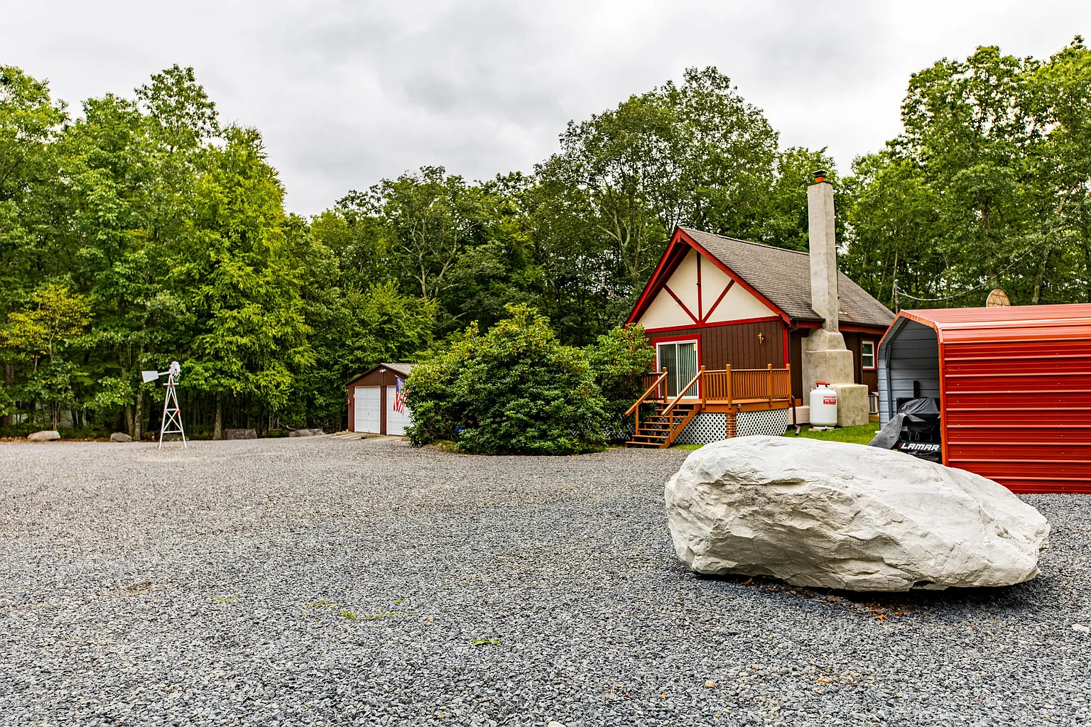 2146 Horning Rd photo 1