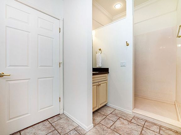 2nd image of 751 W Retta Esplanade