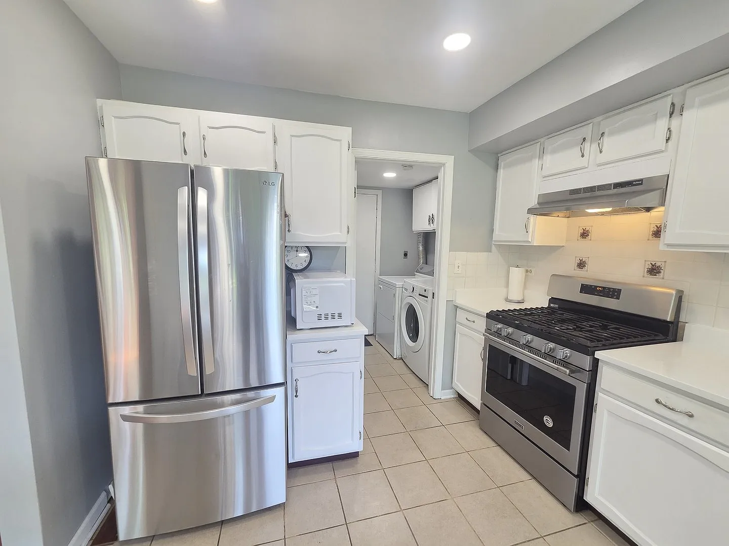 3 bed, 2.5 bath, $2,700 — Photo 3