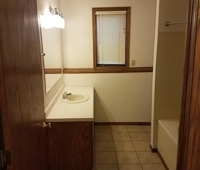 2222 N Skylark Dr — Photo 6