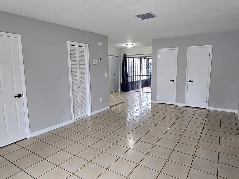 19572 NW 29th Pl — Photo 25