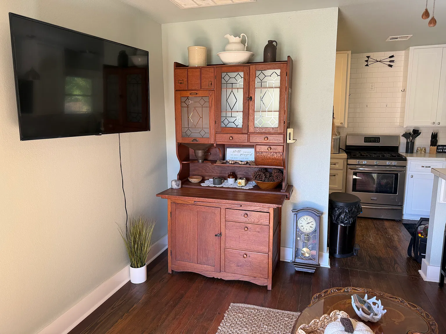 2 bed, 750 sqft, $1,499 — Photo 2