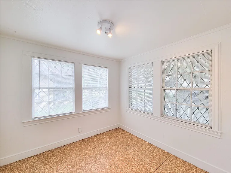 2816 Elser St — Photo 7