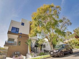 1223 Larrabee St, West Hollywood, CA