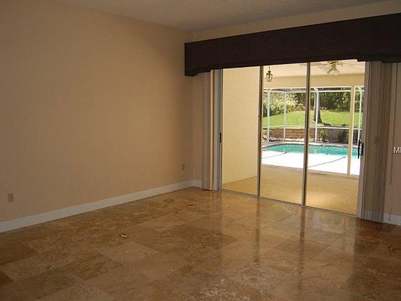 3rd image of 4564 Glenbrook Ln