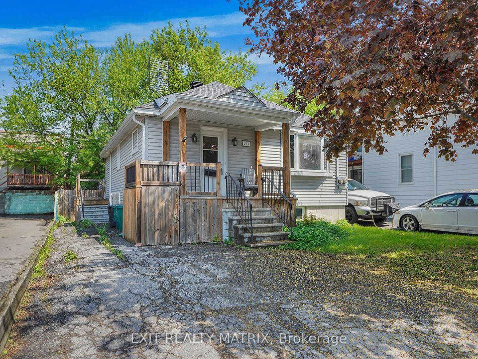 1st image of 261 Montfort St