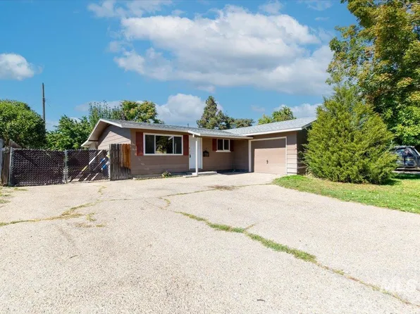 45 S Westwood St, Nampa, ID 83651
