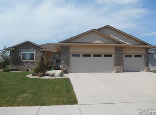8700 W Nikita Dr, Sioux Falls, SD 57106