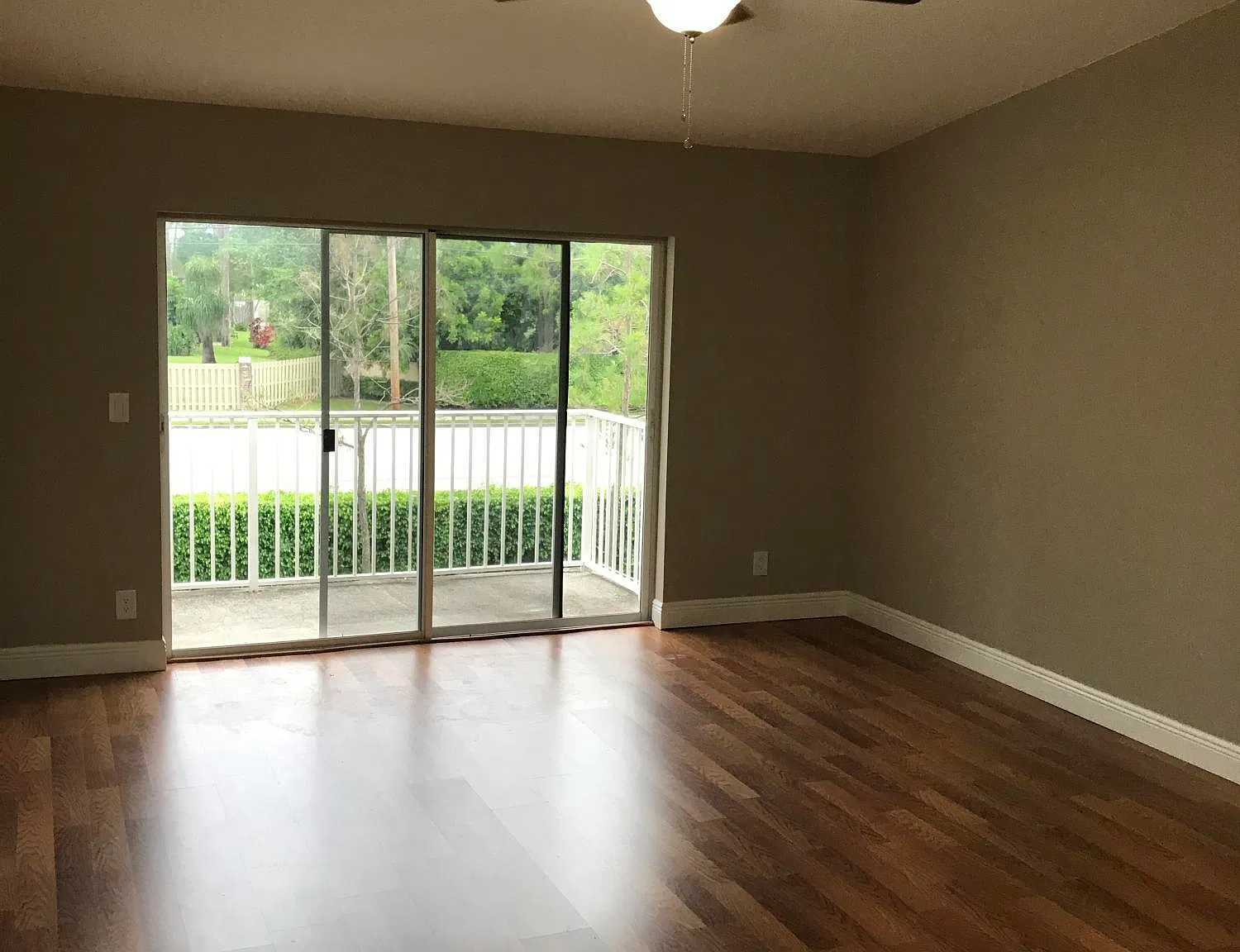 2 bed, 2.0 bath, 1061 sqft, $2,400 — Photo 4