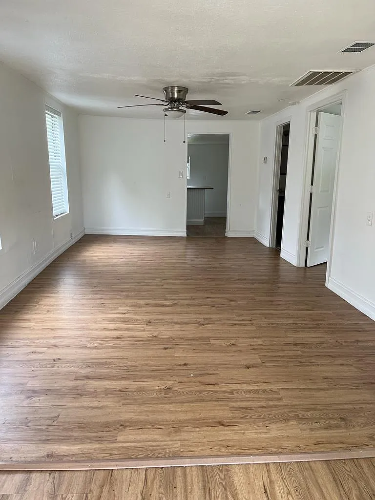 3 bed, 1152 sqft, $1,875 — Photo 3