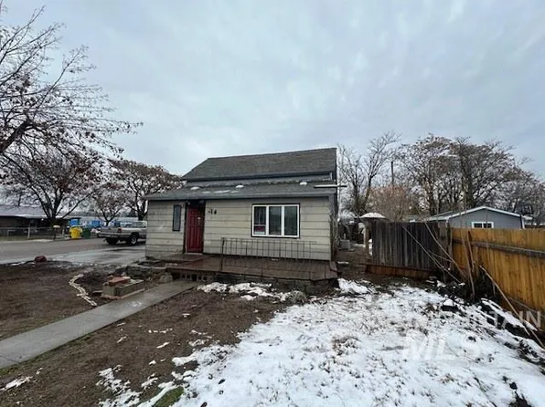 784 NW 3rd St, Ontario, OR 97914