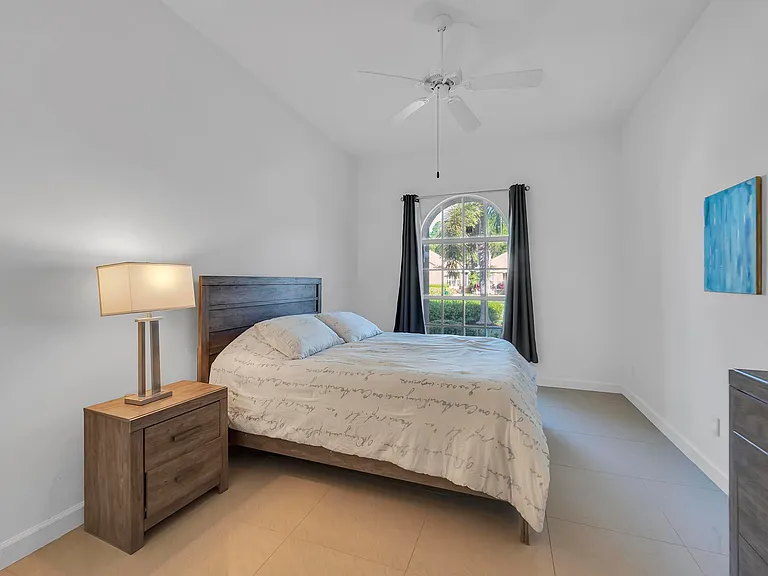 615 SW Saint Thomas Cv — Photo 18