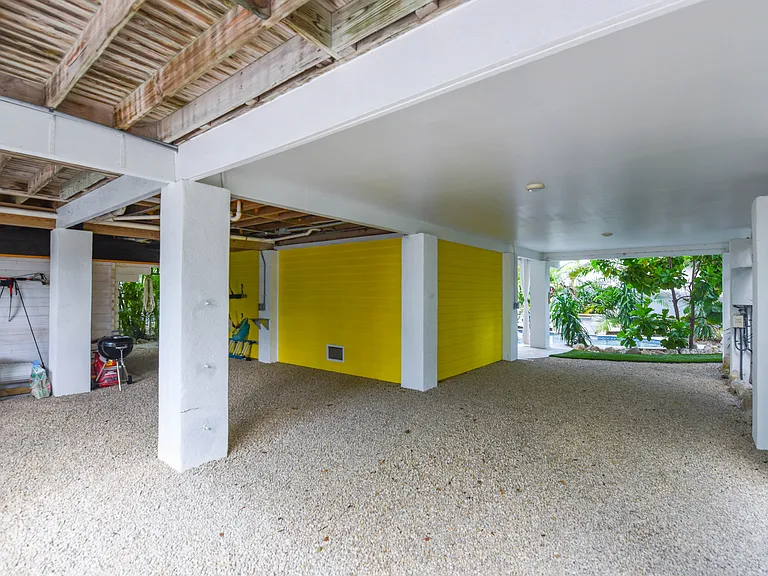 320 W Indies Dr — Photo 24