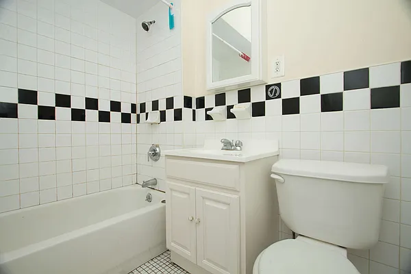 Rented by Nooklyn NYC LLC | media 48