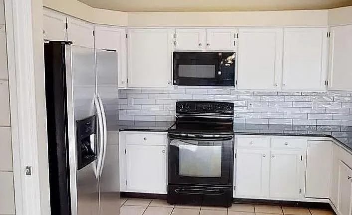 7836 Scarborough Dr — Photo 22