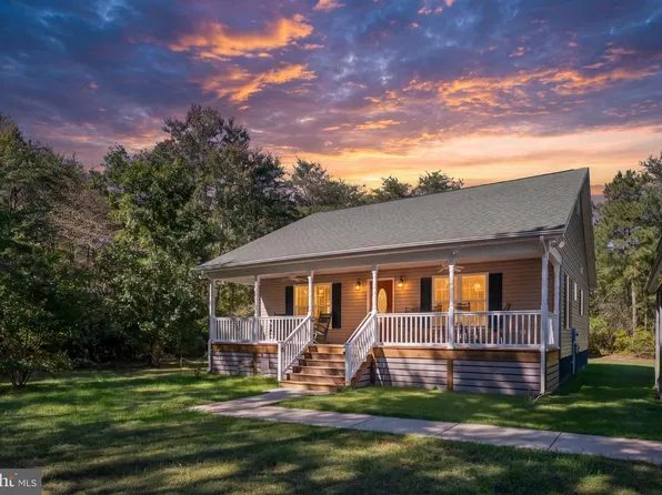 1824 Longfield Rd, Colonial Beach, VA 22443