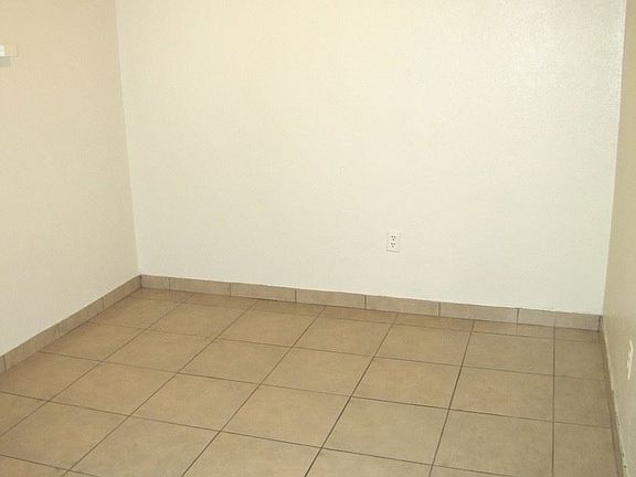 4th image of 148 General Arnold St NE APT 6