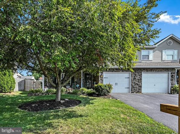 1032 Georgetown Dr, Reading, PA 19605