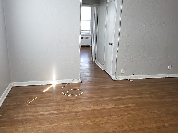 4th image of 1425 E Johnson St #1