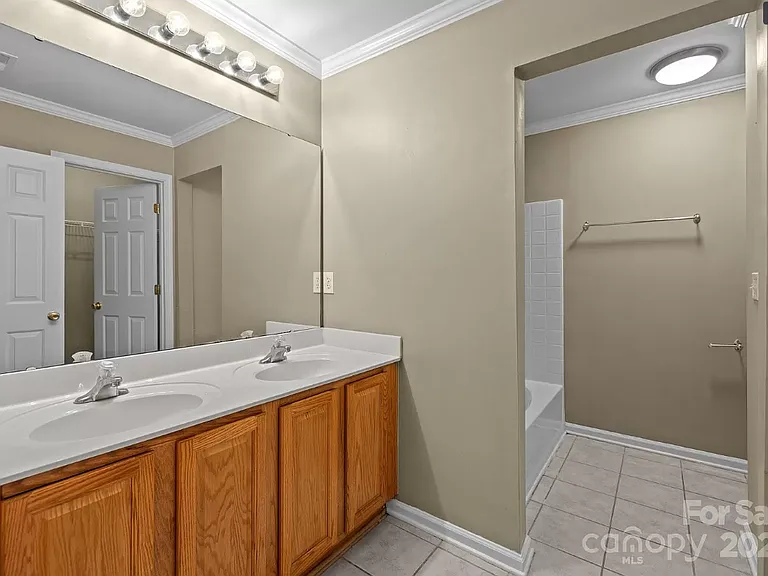 7607 Abigail Glen Dr — Photo 16