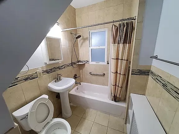 125 Berwood Ave — Photo 5