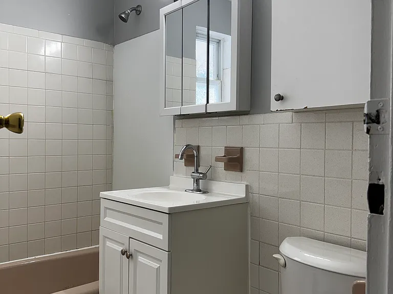 2428 Saint George Ave #C6 — Photo 12