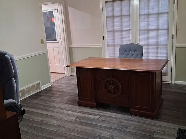 107 Honeysuckle Ln, Huntington, WV 25701