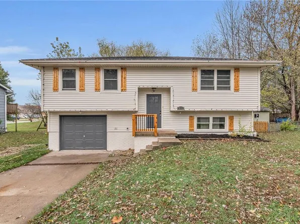 811 West St, Lawson, MO 64062