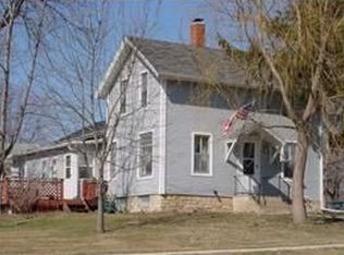 208 2nd St SE, State Center, IA 50247