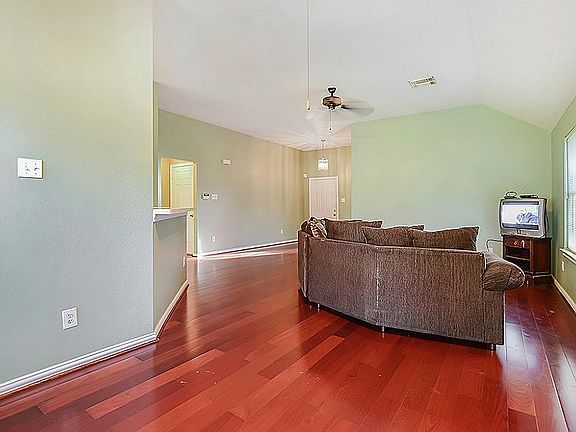 5th image of 4419 Heritage Trail Dr