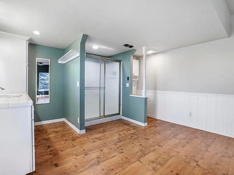 3321 Addison Ave E — Photo 4
