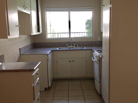3rd image of 1193 E Washington Blvd APT 05