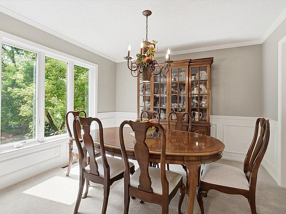 5th image of 1308 Summit Oaks Dr