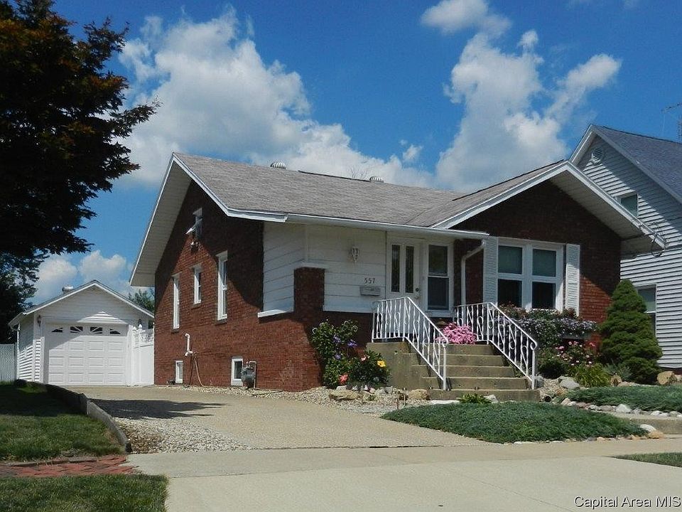 1st image of 557 E 3rd St