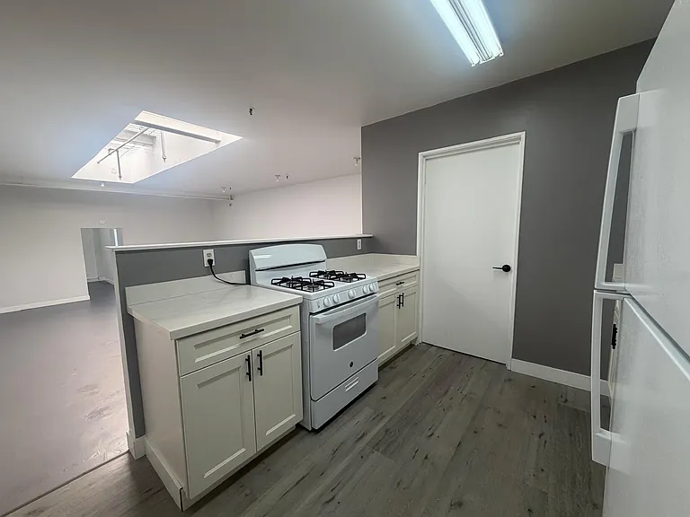 419 Peterson St — Photo 3