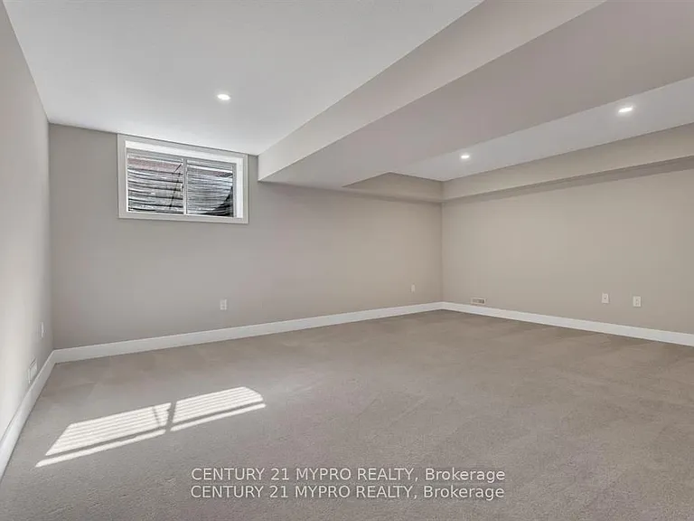 1375 Whetherfield St #22 — Photo 10