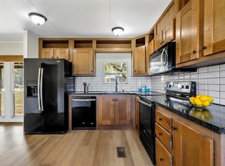 204 Dennis Dr, Azle, TX 76020