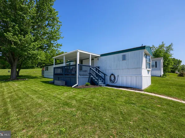 21 Dallas Dr, Grantville, PA 17028